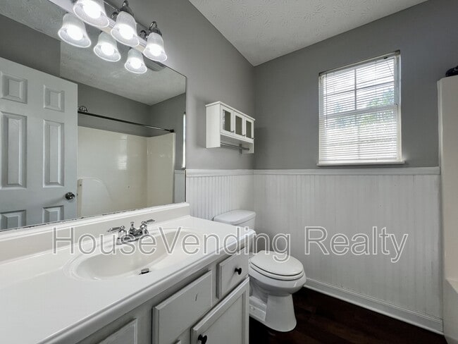 Building Photo - 9735 Hawkdale Ln