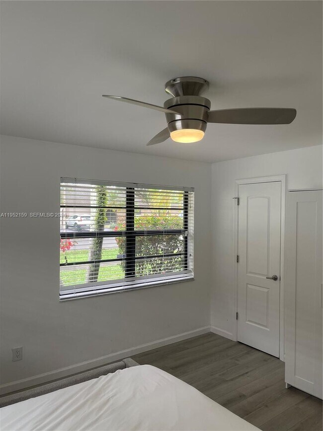 Building Photo - 10153 SW 51st St