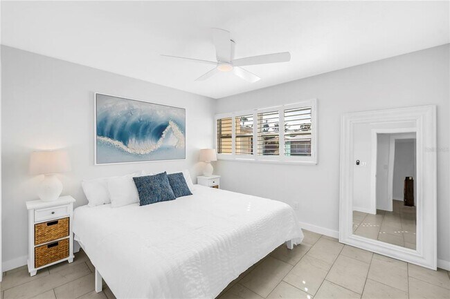 Building Photo - 111 Whispering Sands Cir