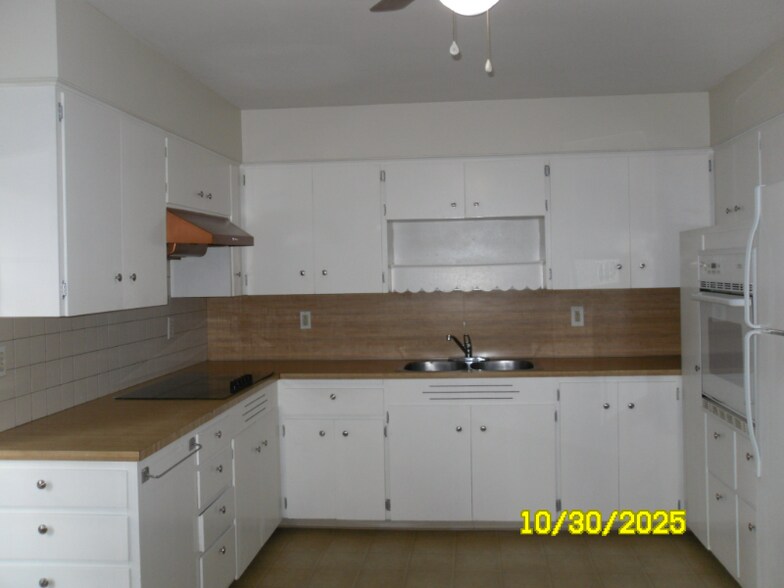 Building Photo - 3919 SE 168th Ave