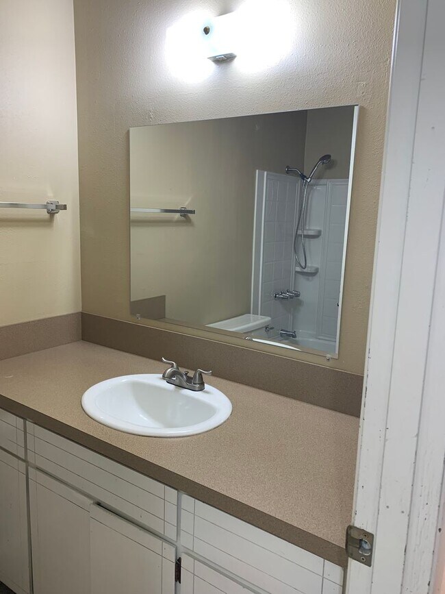 Building Photo - 54- 12th, Poplar