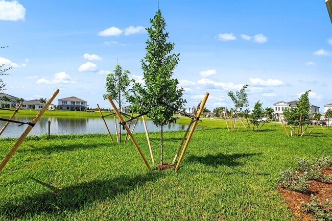 Building Photo - 14200 Lacebark