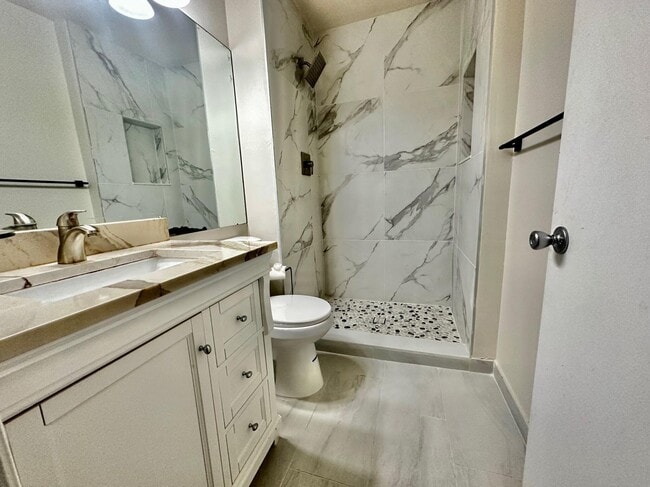 Building Photo - 5704 Channel Dr