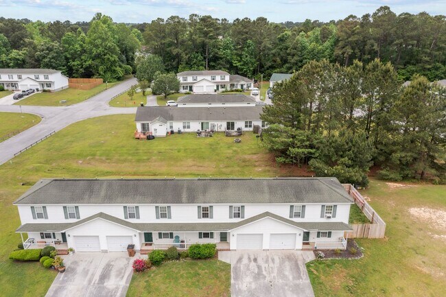 Building Photo - Welcome to Winners Circle!