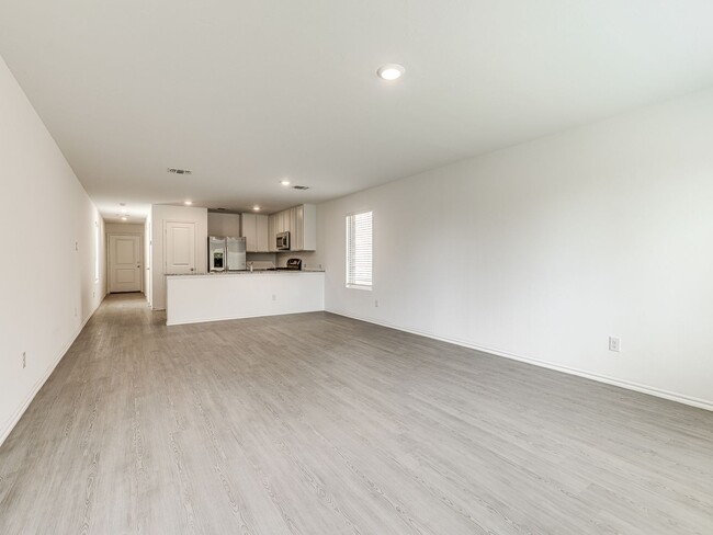 Building Photo - Brand New Home + Edmond Schools + 4 bedroo...