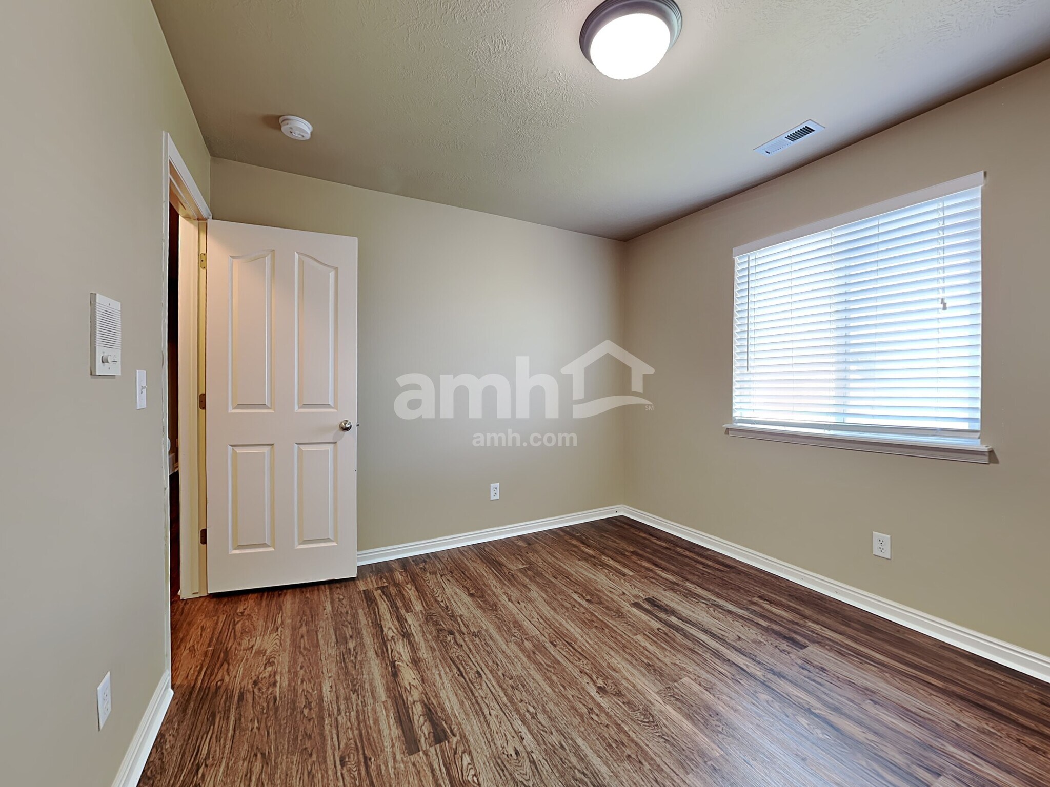 Building Photo - 4482 Heritage Dr