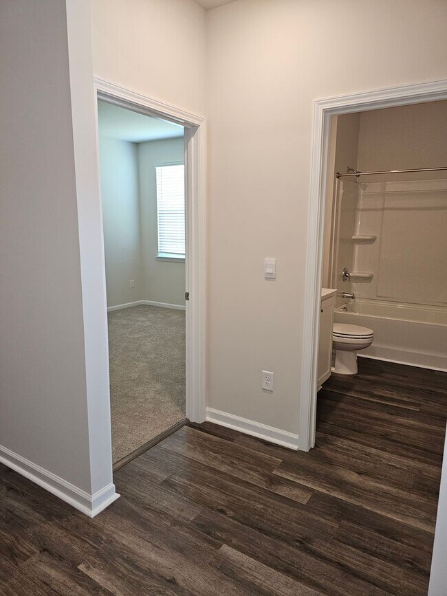Building Photo - 3015 Long Spur Dr