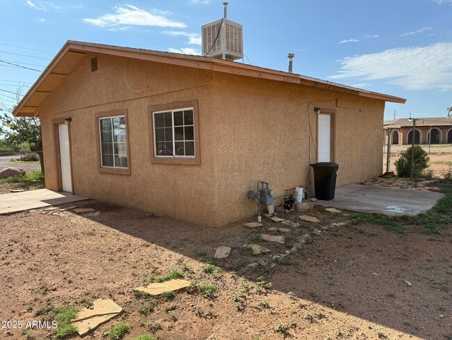 Building Photo - 2484 N Sulphur Springs St