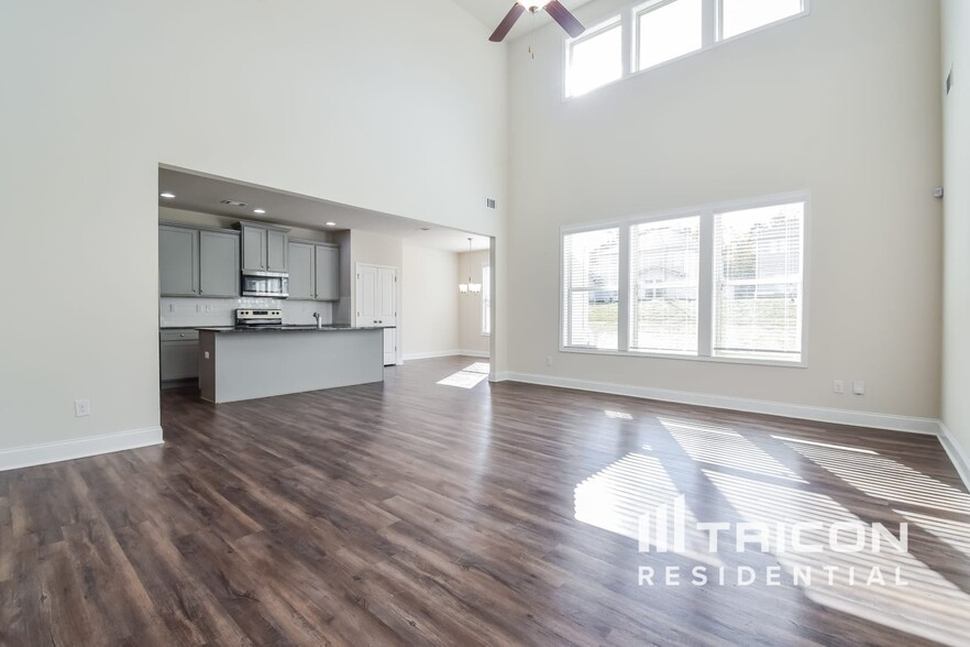 Building Photo - 3930 Bella View Ln