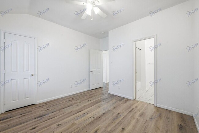 Building Photo - 3833 Tidball Dr