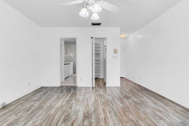 Building Photo - 1333 SW 175th Way