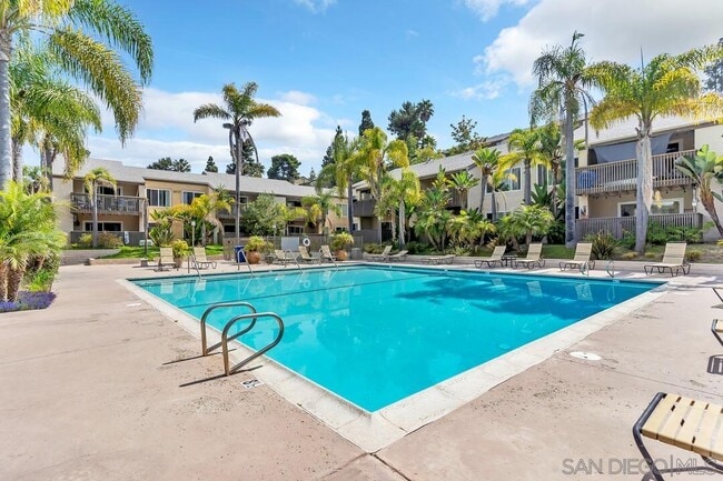 Building Photo - 8521 Villa La Jolla Dr