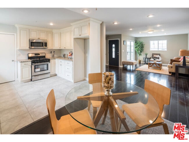 Building Photo - 705 N Dillon St