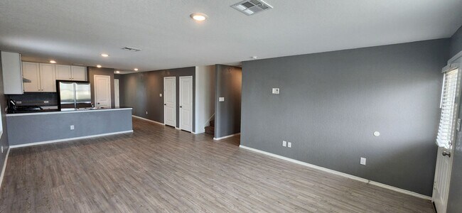 Building Photo - 4-bed, 2-bath gem in Hidden Trails- Bulverde TX- 4/2/2-6013 Companion Loop