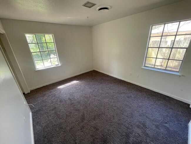 Building Photo - 1471 Dorgan St