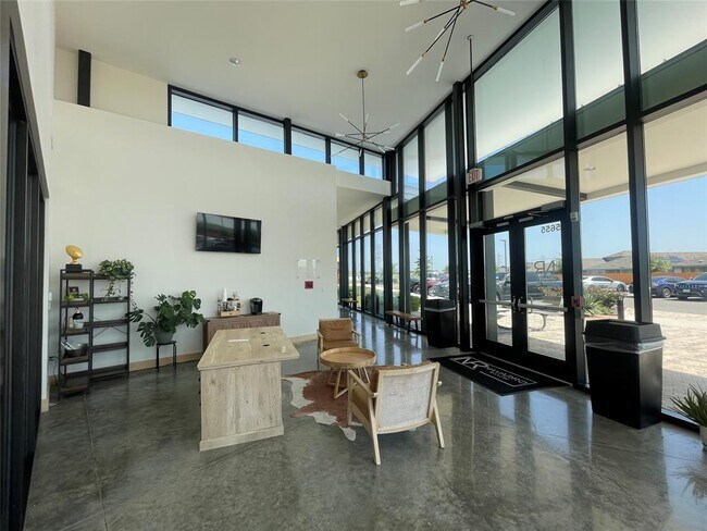 Building Photo - 202 Pastar Fls