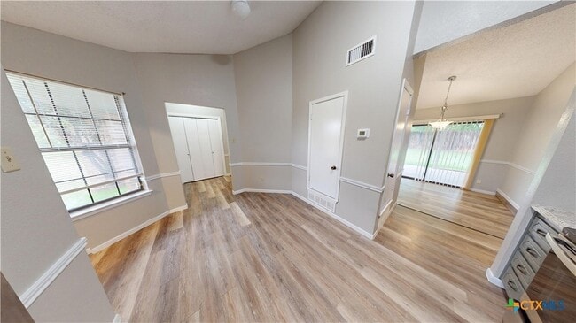 Building Photo - 4505 River Oaks Dr