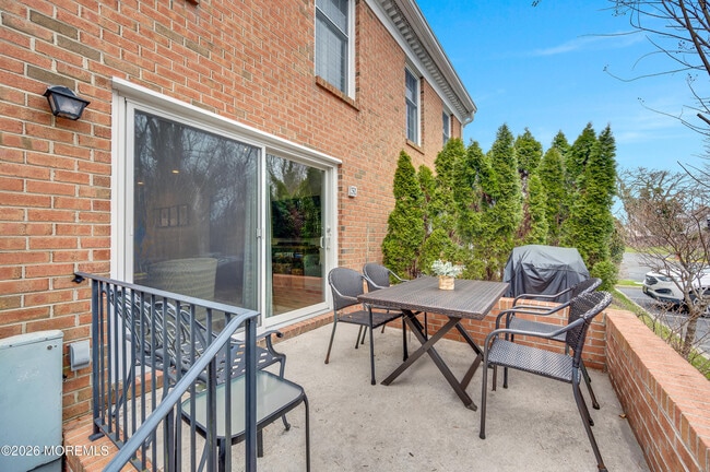 Building Photo - 51 Wyckham Rd