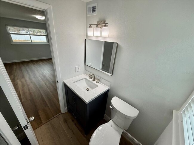 Building Photo - 901 Concord St