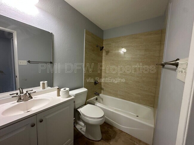 Building Photo - 417 Sandy Knoll Dr