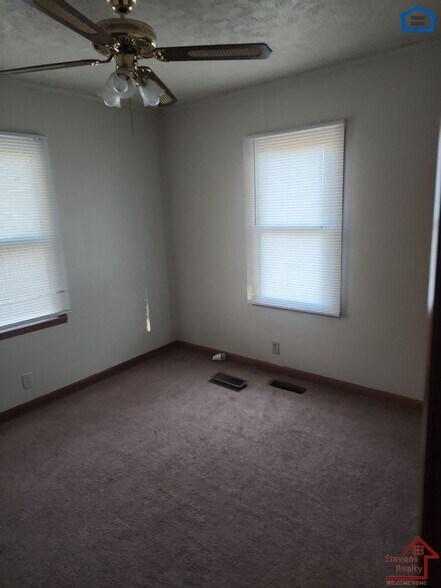 Building Photo - 193 Schelley Rd