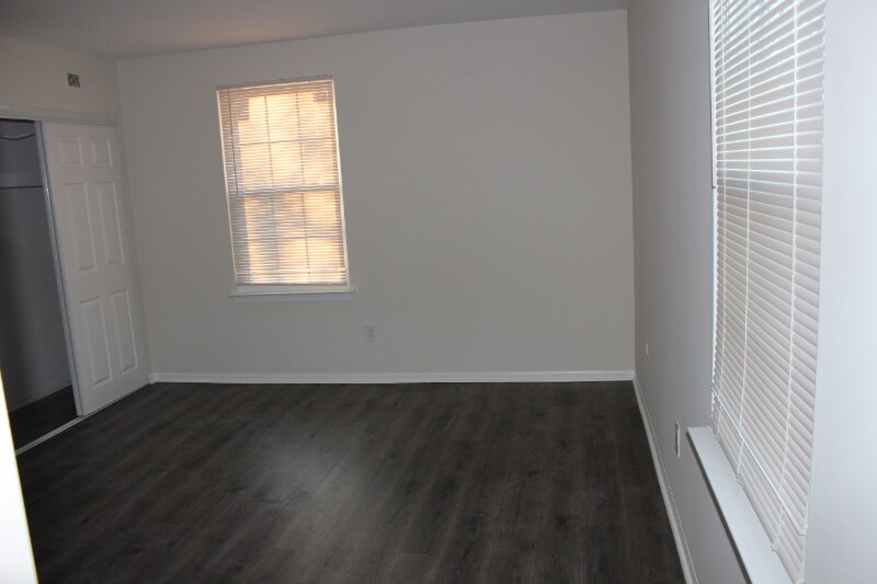 Building Photo - 1691B Bluebird Dr