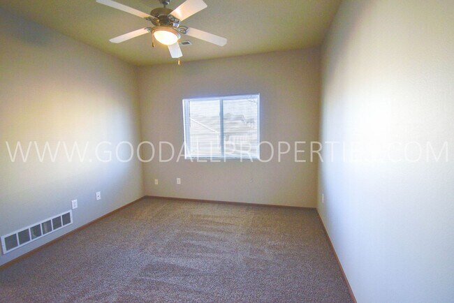 Building Photo - 2 Bedroom 2 Bath Condo w/ Garage on the gr...