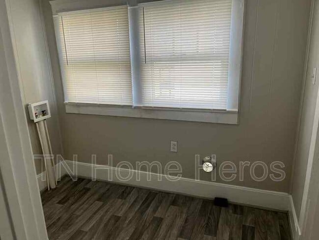 Building Photo - 505 E Morelia Ave