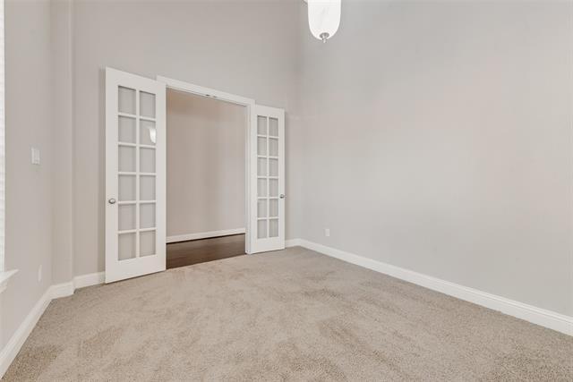 Building Photo - 4037 Hawthorne Dr