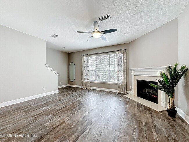 Building Photo - 4590 Capital Dome Dr