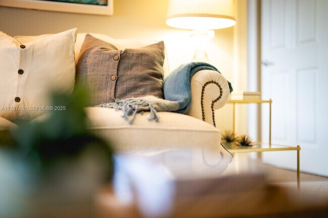 Building Photo - 6503 N Military Trl