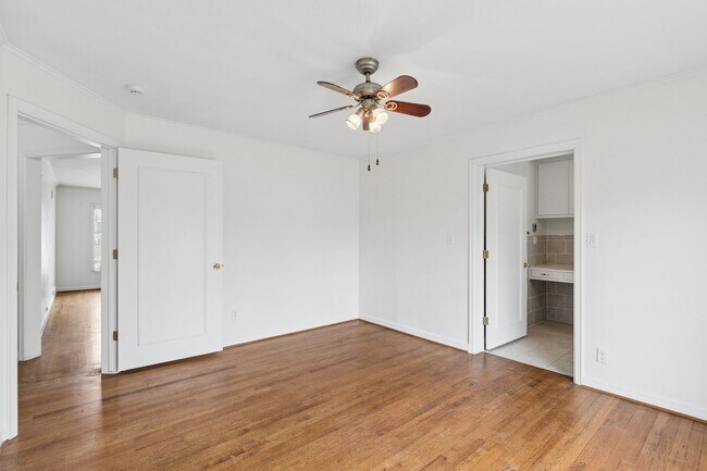 Building Photo - 1108 Larchmont Ln