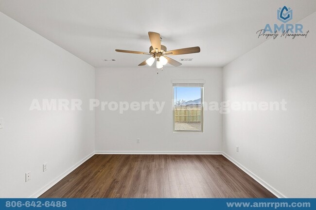 Building Photo - New Beginnings Start At AMRR: 4 bedroom in Apple Crossing!
