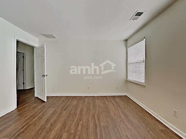 Building Photo - 3213 Peyton Ct