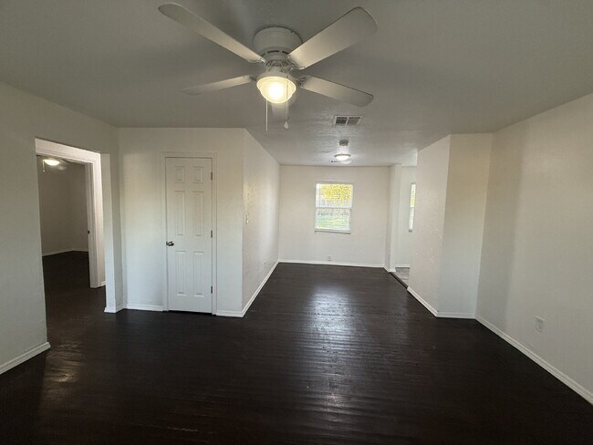 Building Photo - 3 Bed Home in Midwest City