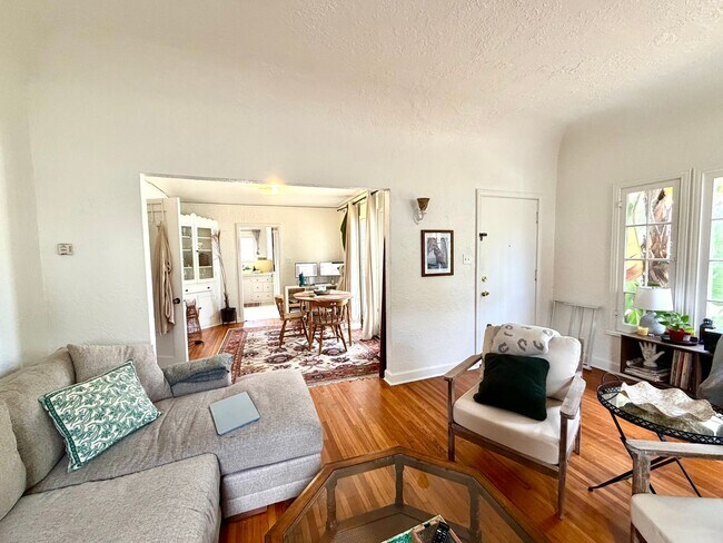 Building Photo - 213-223 Los Aguajes Ave