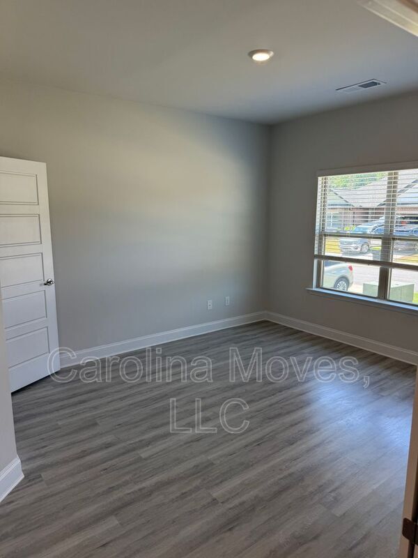 Building Photo - 349 Cypress Holw Trl