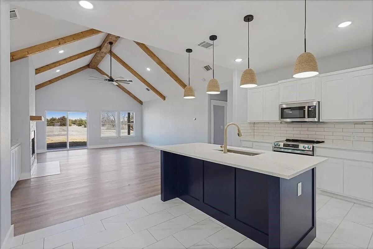 Building Photo - 2355 County Road 376