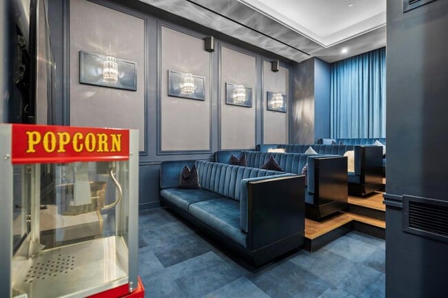 Building Photo - 70 Rainey St