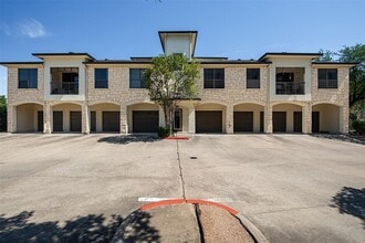 Building Photo - 7701 Rialto Blvd