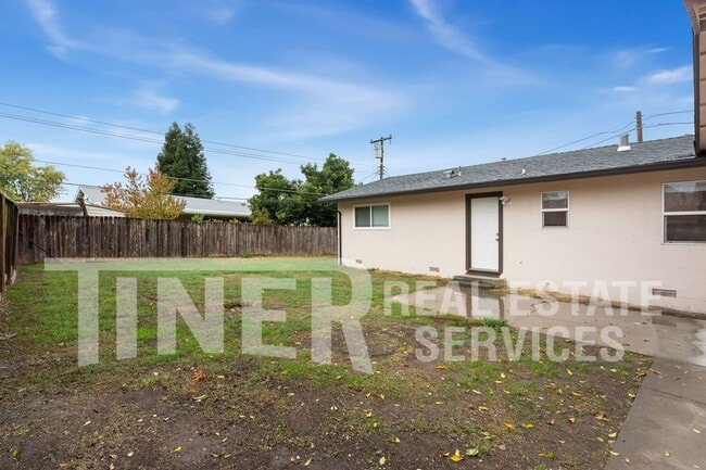 Building Photo - 7520 Schreiner St