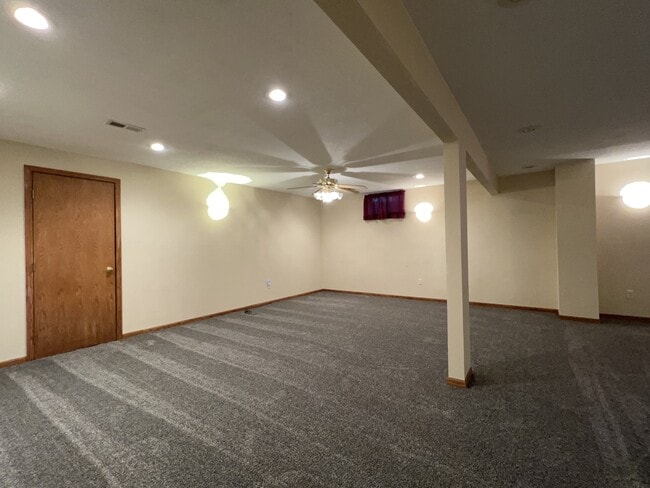 Building Photo - 4563 Camelot Dr