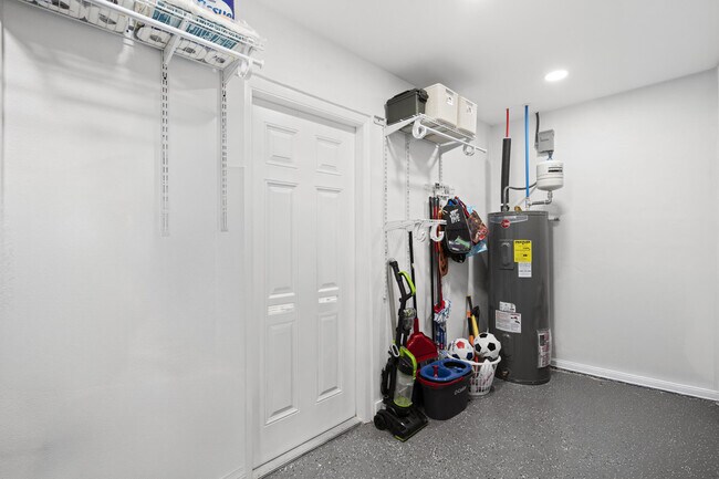 Building Photo - 1672 SW Angelico Ln