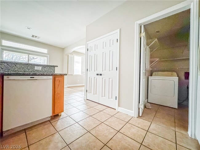 Building Photo - 9137 Adamshurst Ave