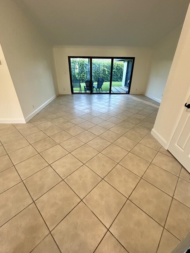 Building Photo - 22822 Pinewood Ct