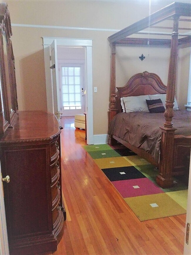 Building Photo - 3112 Napoleon Ave