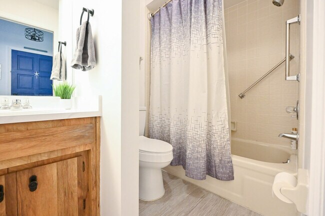 Building Photo - 301 Markley Ct