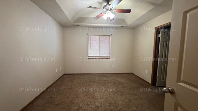 Building Photo - 314 E Columbia Ave
