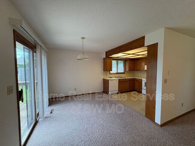 Building Photo - 4134 S Weller Ave