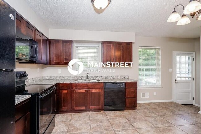 Building Photo - 3 Bedroom Pet-Friendly Home in Louisville,...